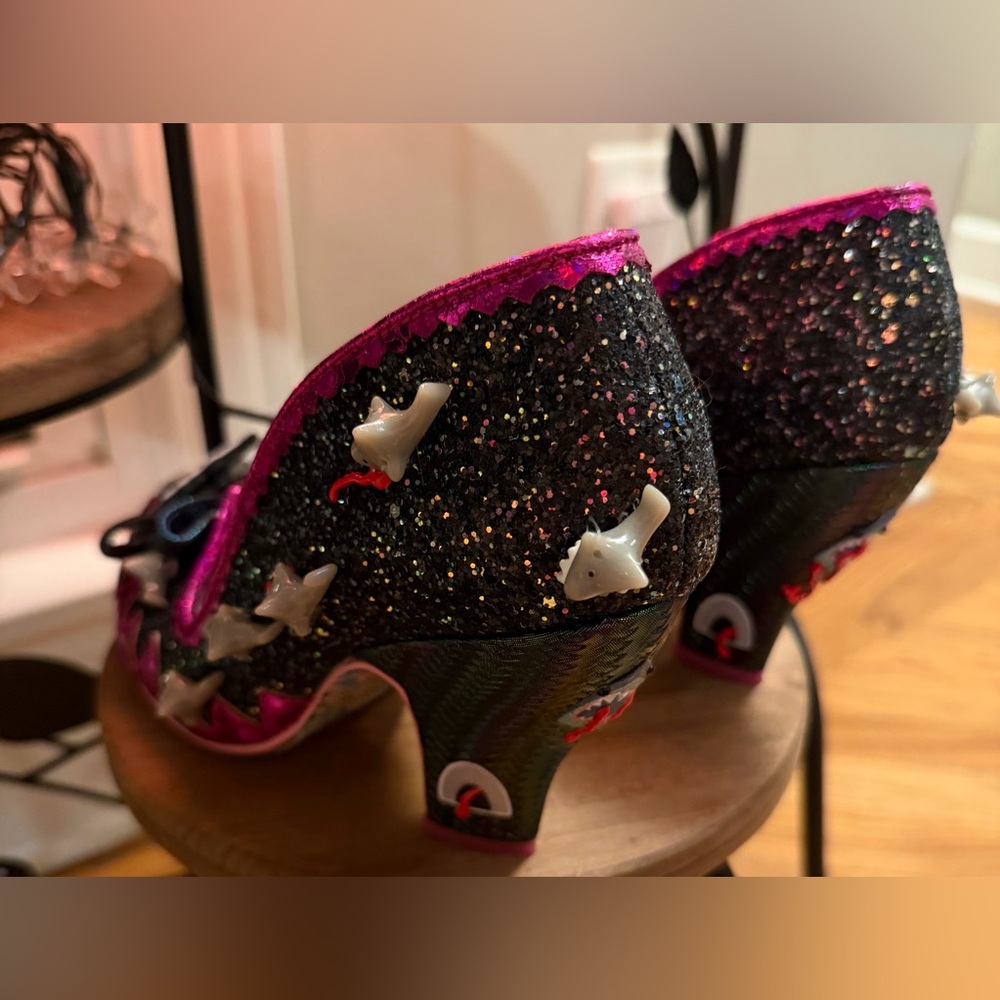 Artisan Custom OOAK Statement Heel in Shark Theme, US Size 8 - Picture 7 of 15